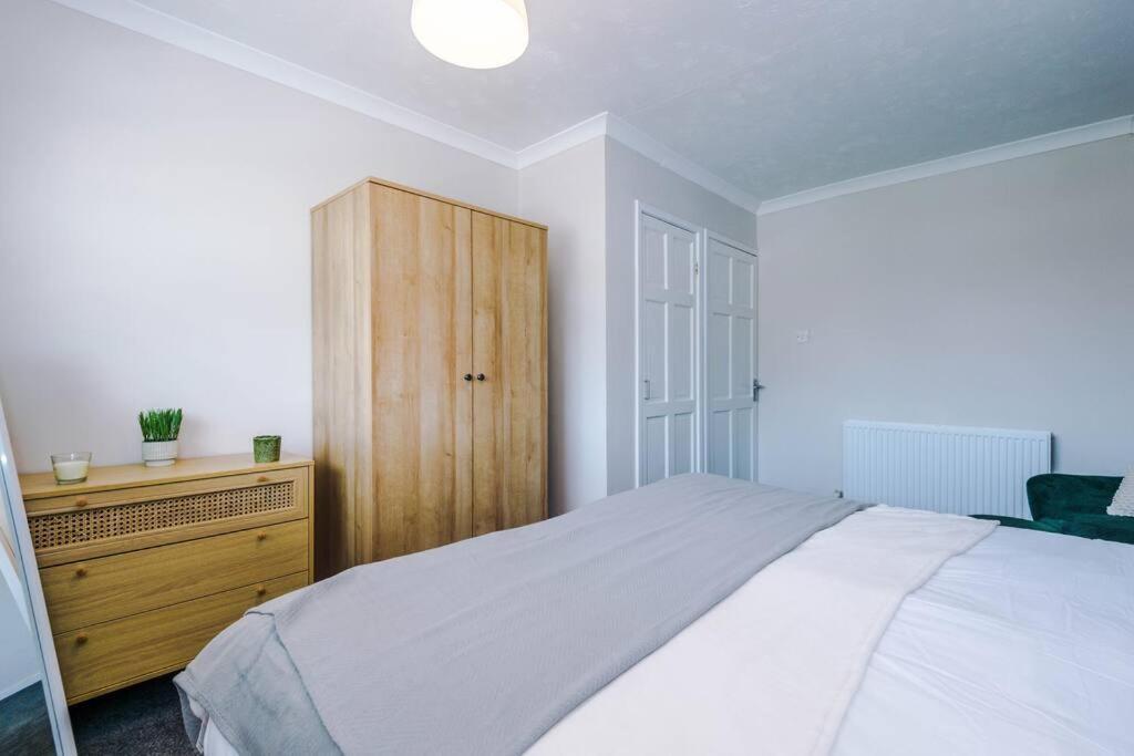Cheerful 3 Bedroom Home With Parking Near Chester Saughall Εξωτερικό φωτογραφία