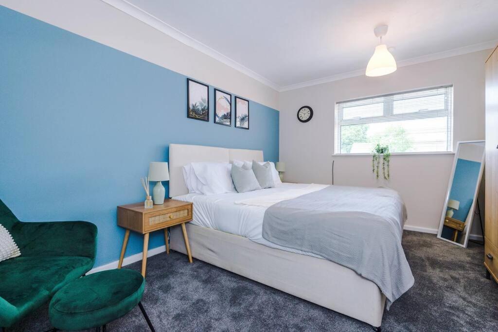 Cheerful 3 Bedroom Home With Parking Near Chester Saughall Εξωτερικό φωτογραφία