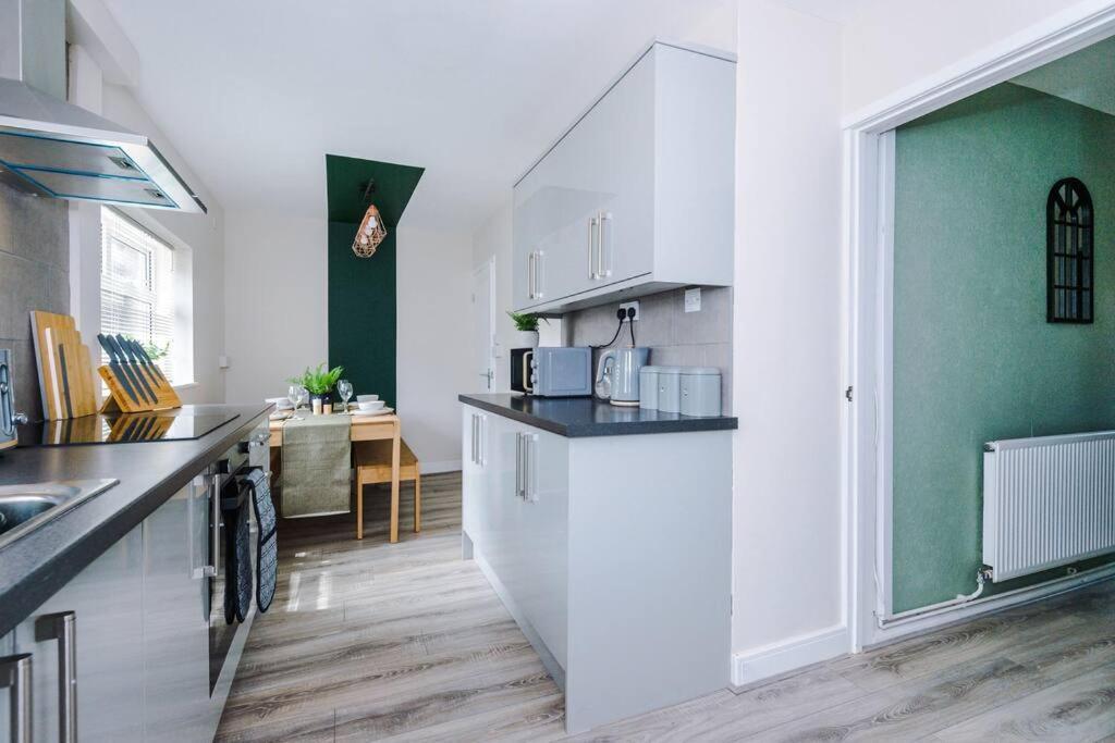 Cheerful 3 Bedroom Home With Parking Near Chester Saughall Εξωτερικό φωτογραφία