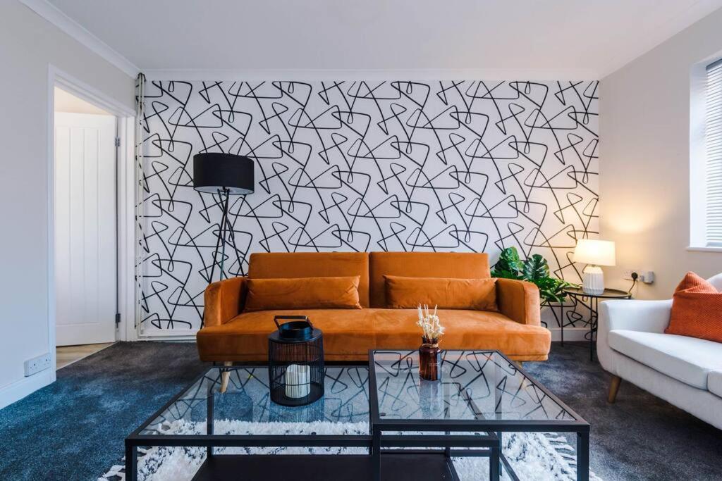 Cheerful 3 Bedroom Home With Parking Near Chester Saughall Εξωτερικό φωτογραφία