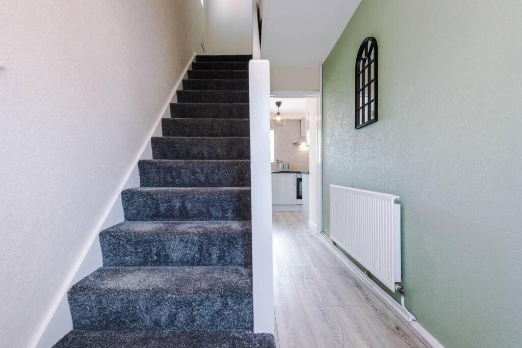 Cheerful 3 Bedroom Home With Parking Near Chester Saughall Εξωτερικό φωτογραφία