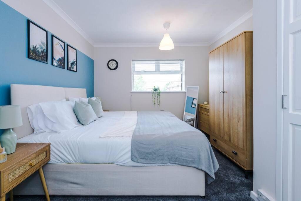 Cheerful 3 Bedroom Home With Parking Near Chester Saughall Εξωτερικό φωτογραφία