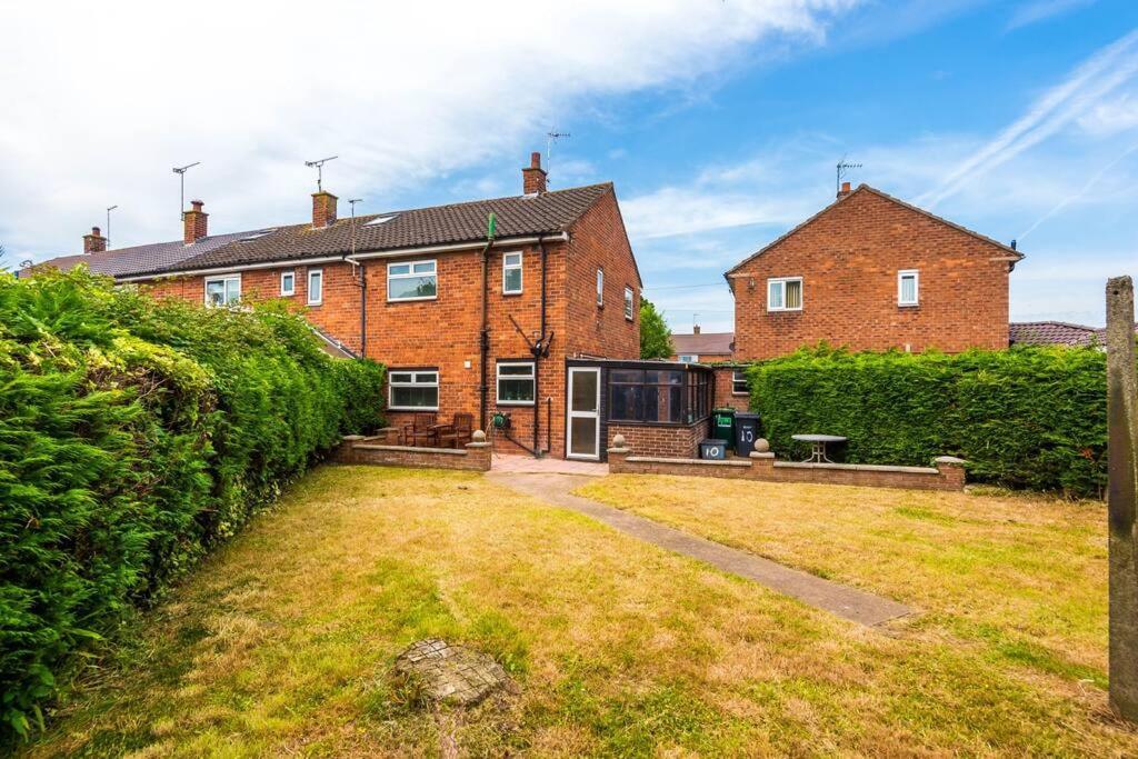 Cheerful 3 Bedroom Home With Parking Near Chester Saughall Εξωτερικό φωτογραφία