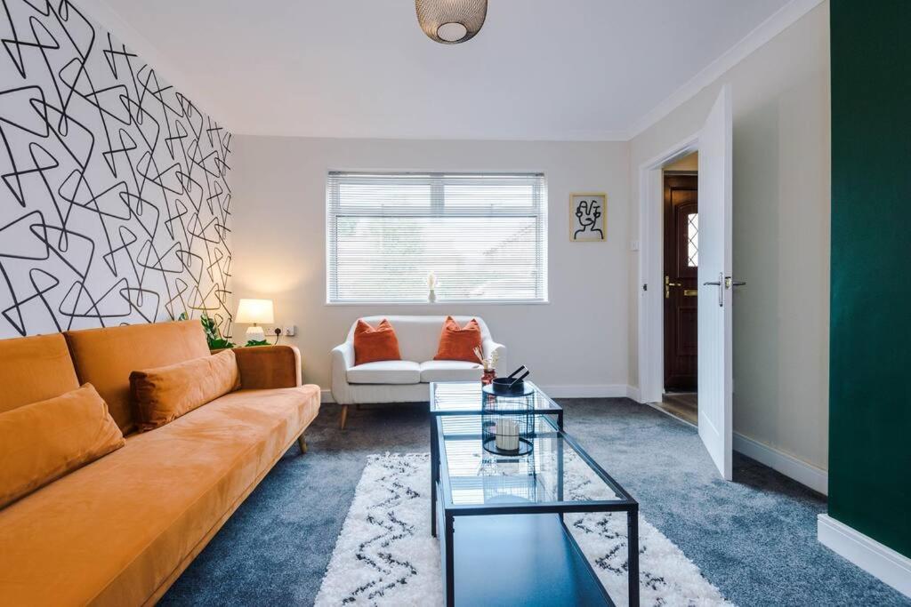 Cheerful 3 Bedroom Home With Parking Near Chester Saughall Εξωτερικό φωτογραφία